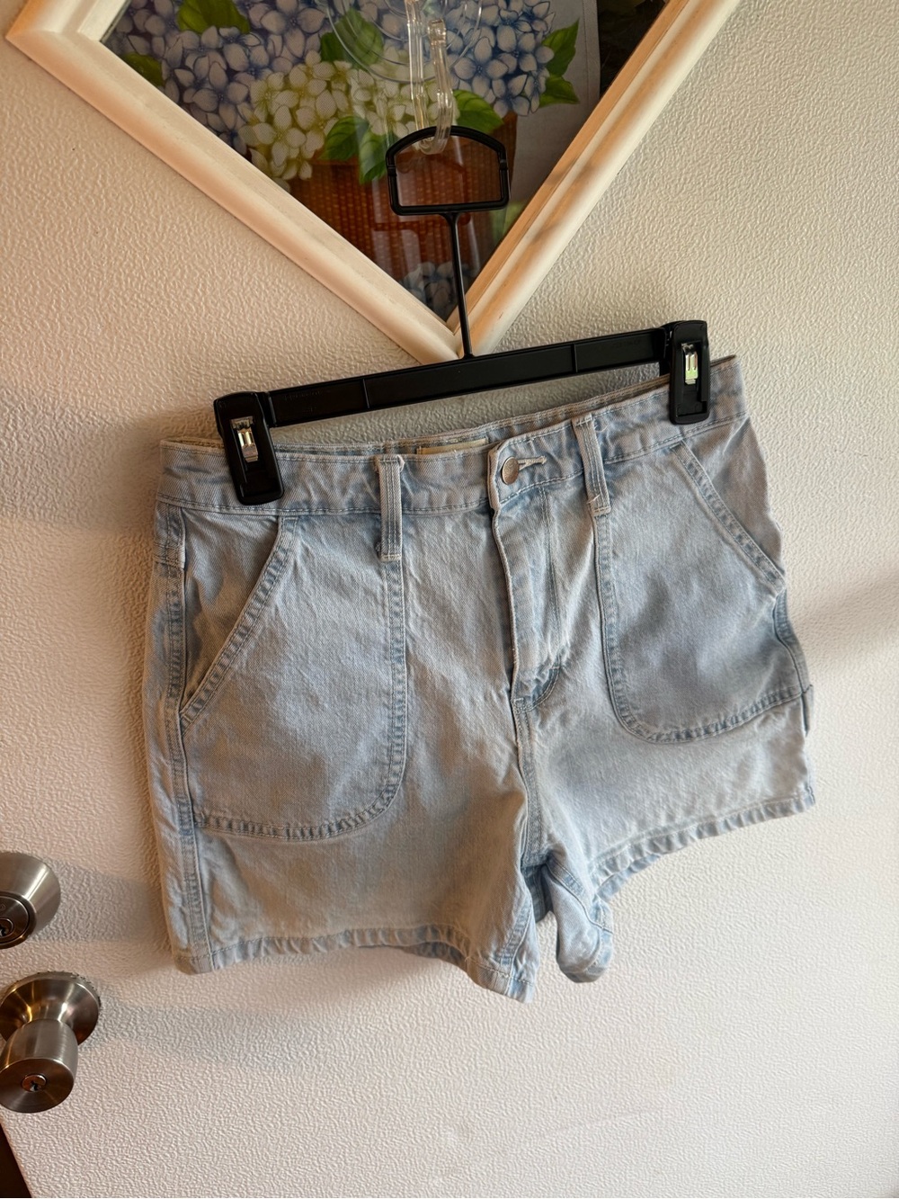 Universal Thread Light Wash Highest Rise Midi Denim Shorts Size 4/27